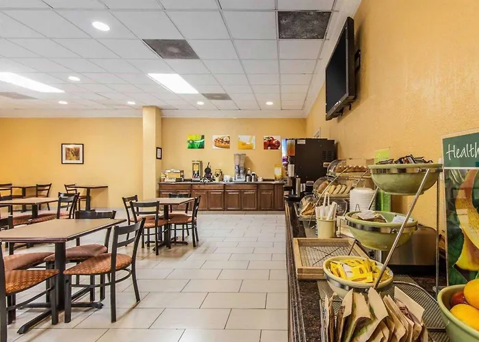 Family Hotel: Wingate By Wyndham Marietta Conference Center Ohio